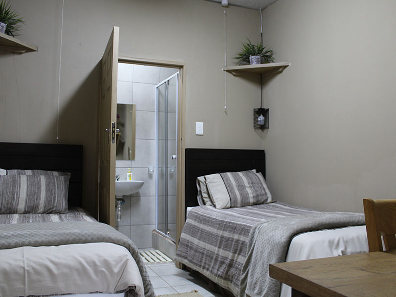 bedroom-charis-room10