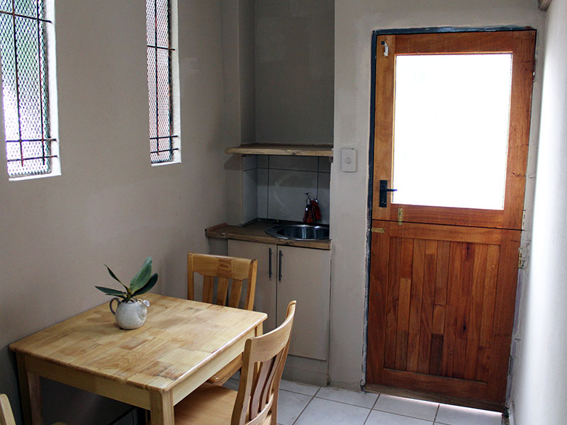 kitchen-charis-guesthouse-room10